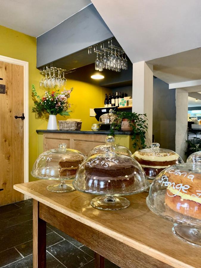 Blas At Fronlas Cafe - The Heart Of Newport นิวพอร์ต ภายนอก รูปภาพ